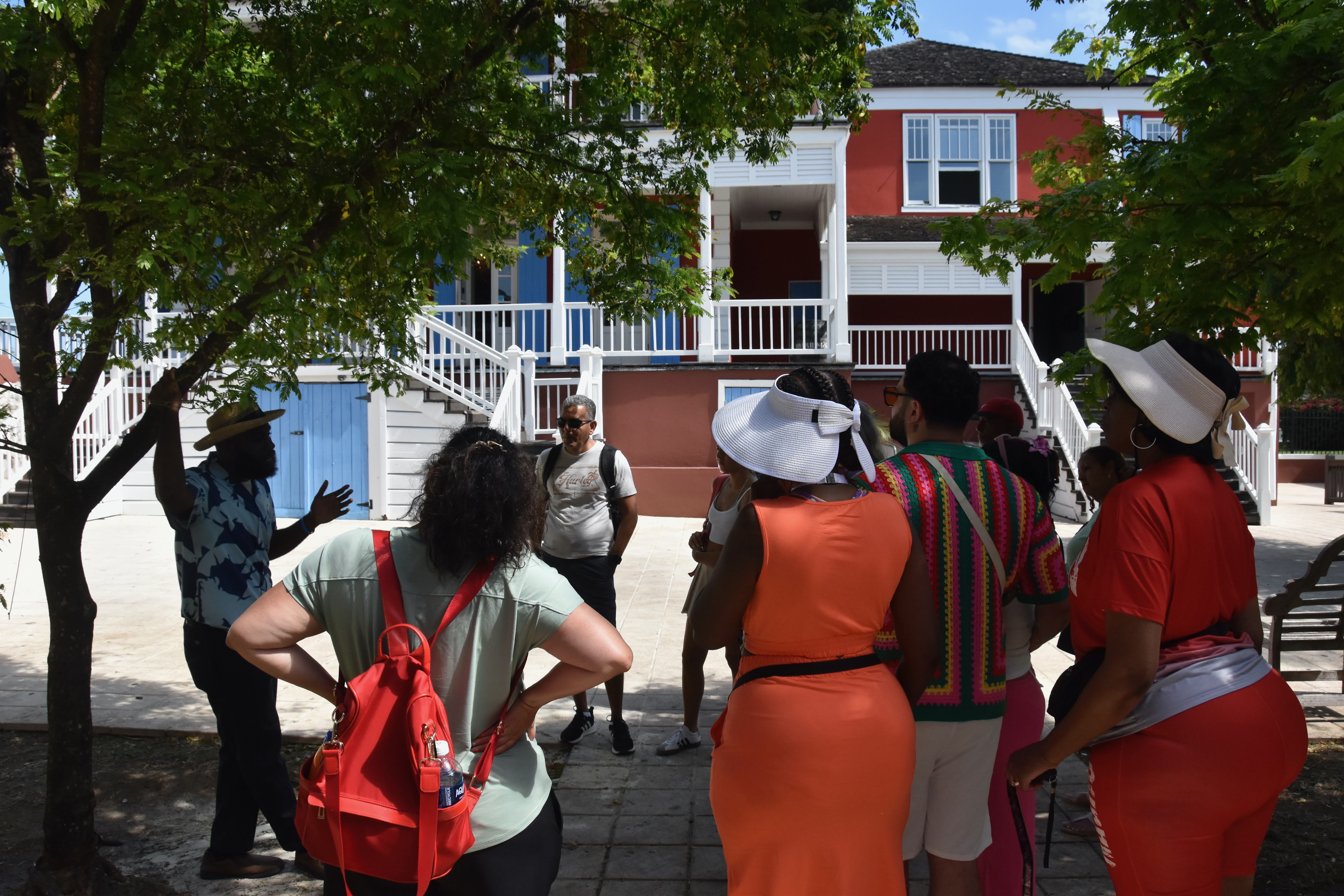 Ship Tours vs. Exploring on Your Own: Making the Most of Your Cruise Port Days
